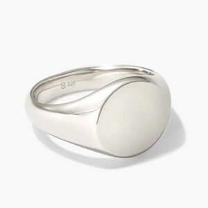 Mejuri Bold Round Signet Ring